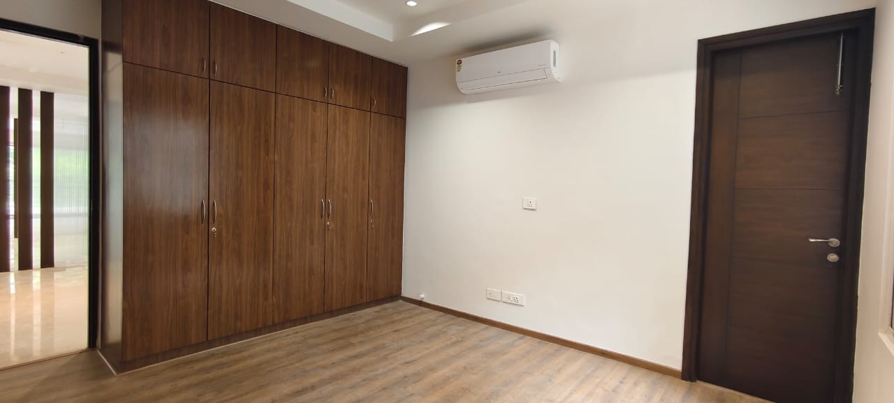4 BHK + Pooja Room Apartment For Rent in Roxana Palladium
