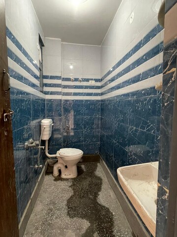 Bathroom in 1 BHK Builder Floor at Saket – for Rent