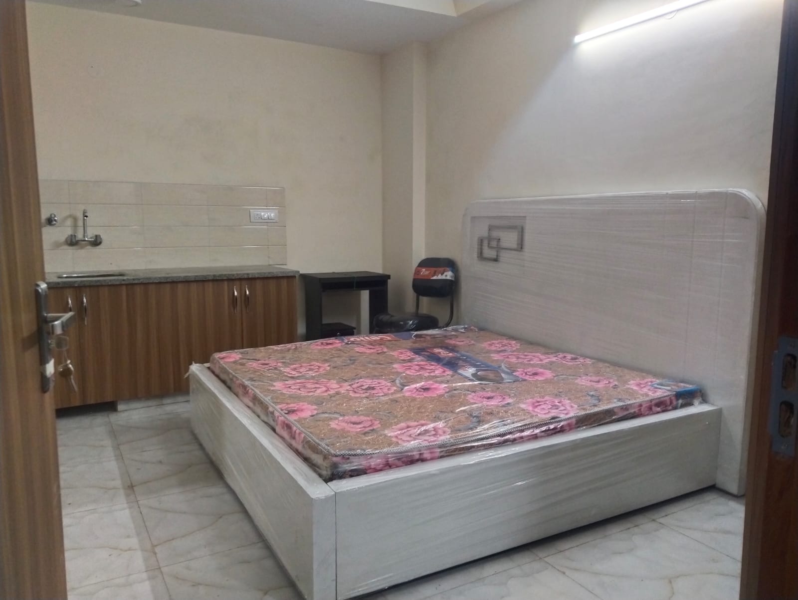 1 RkBuilder Floor For Rent in Saket