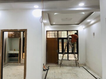 Living Room in 3 BHK Builder Floor at Green Fields Colony – for Rent