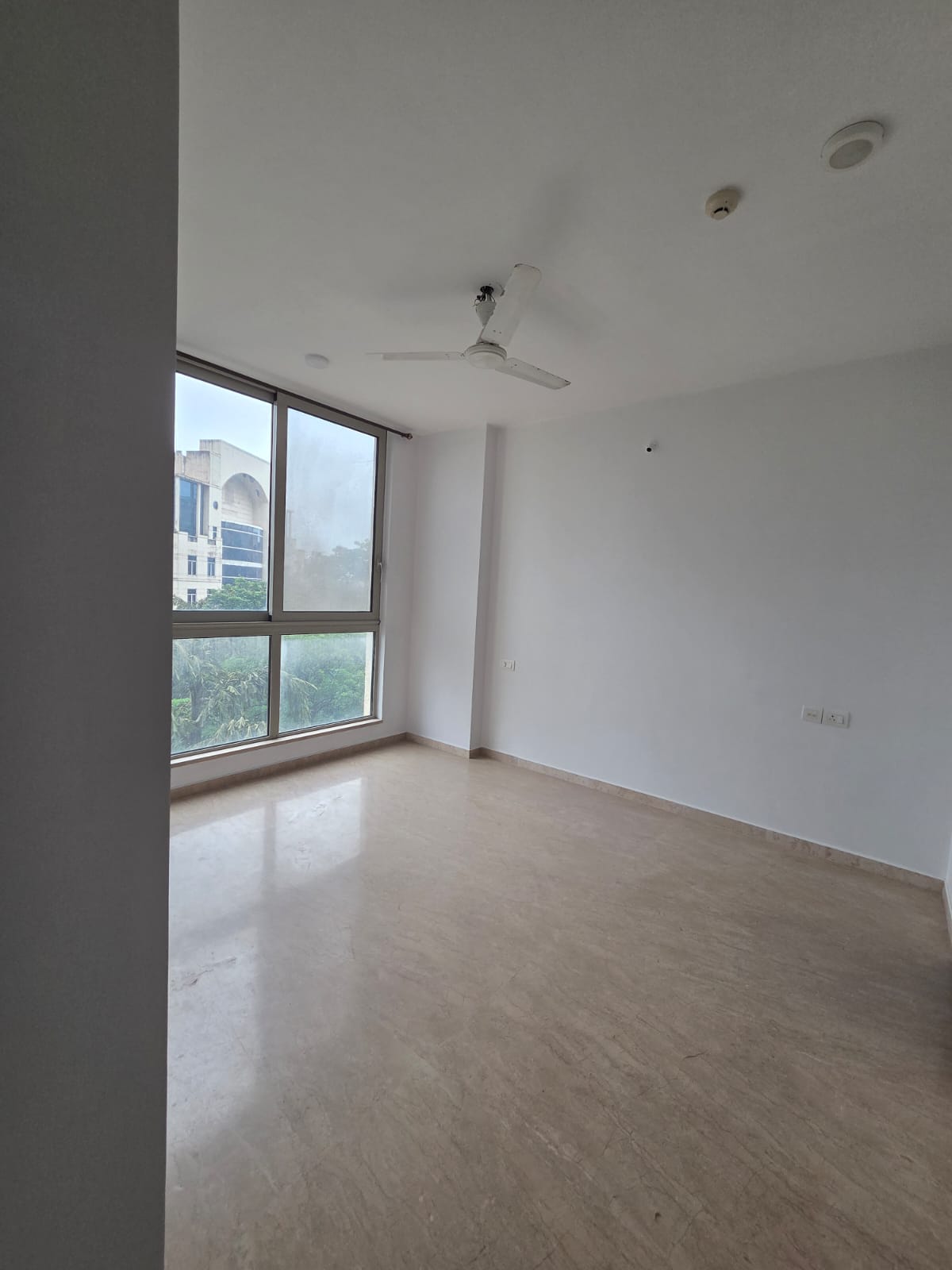 2 BHK Apartment For Rent in Dosti Eastern Bay