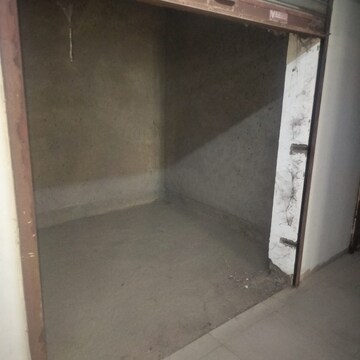 Room in  Shop at Mahurali – for Sale