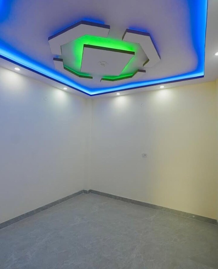 Room, sector 32 2 Bedroom 1800 Sq.Ft. Builder Floor In Sector 32 Faridabad 8888964