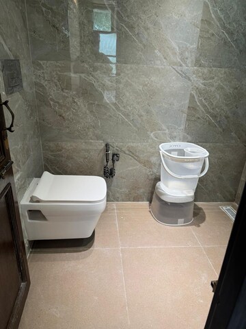 Bathroom in 1 RK Builder Floor at Sector 15 – for Rent