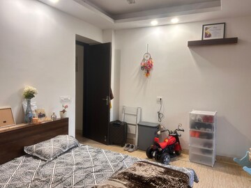 Bedroom in 2 BHK Builder Floor at Malviya Nagar – for Rent