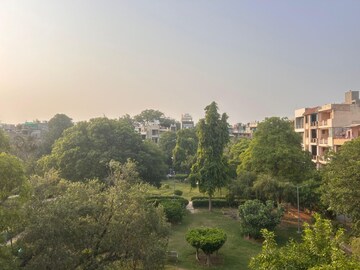 2 BHK Builder Floor – Garden View at Malviya Nagar - for Rent
