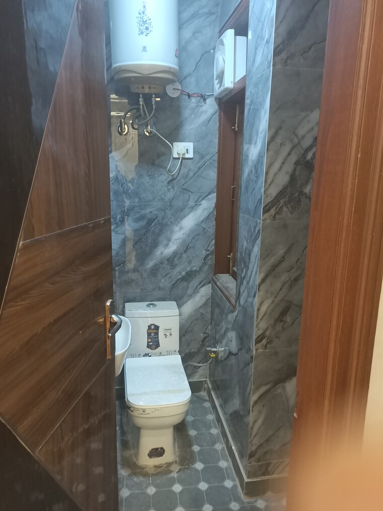 Bathroom, govindpuri 2 Bedroom 540 Sq.Ft. Builder Floor In Govindpuri Delhi 8889006