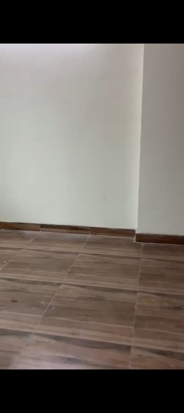 Room in 3 BHK Apartment at Migsun Roof, Raj Nagar Extension – for Rent