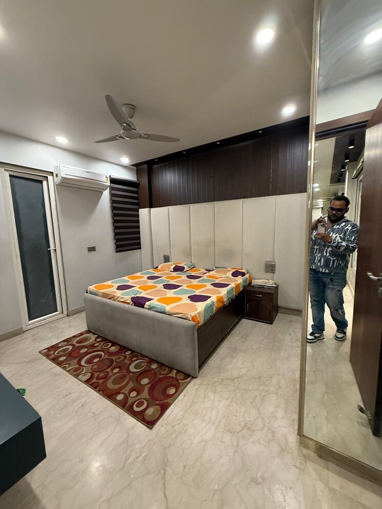Bedroom, meenakshi garden 3 Bedroom 200 Sq.Yd. Builder Floor In Meenakshi Garden Delhi 8889056