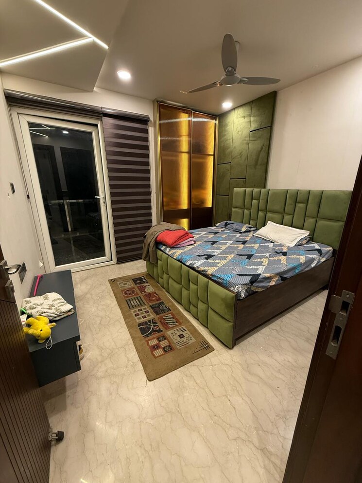 Bedroom, meenakshi garden 3 Bedroom 200 Sq.Yd. Builder Floor In Meenakshi Garden Delhi 8889056