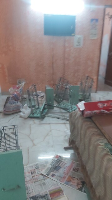 Bathroom in 2.5 BHK Apartment at Uma Cooperative Society, Mayur Vihar 1 – for Rent