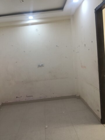 Room in 2.5 BHK Builder Floor at Burari – for Rent