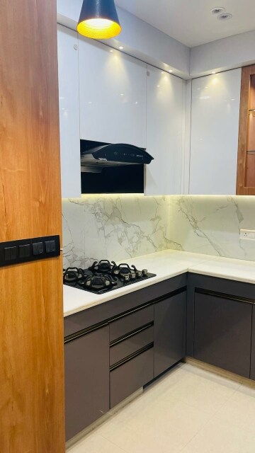 Kitchen in 3.5 BHK Apartment at Omaxe R2, Gomti Nagar – for Sale