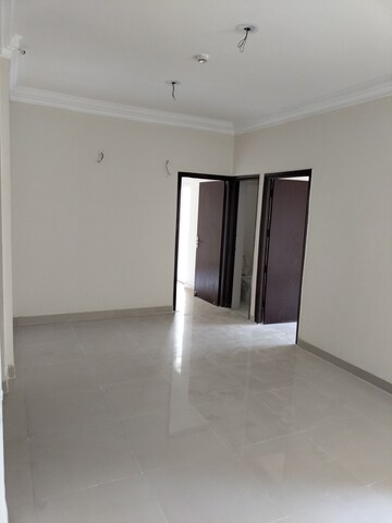 Room in 2 BHK Apartment at Paras Tierea, Sector 137 – for Sale