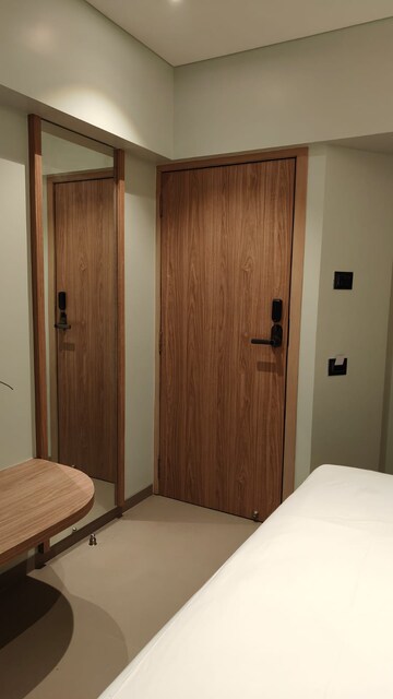Room in 3 BHK Apartment at LnT Crescent Bay T3, Parel – for Rent