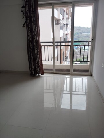 Room in 3 BHK Apartment at Puranik Abitante, Bavdhan – for Sale