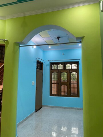 Room in 2 BHK Independent House at Vibhuti Khand – for Rent