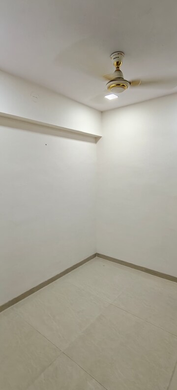 2.5 BHK Apartment For Rent in Neminath Imperia, Andheri West