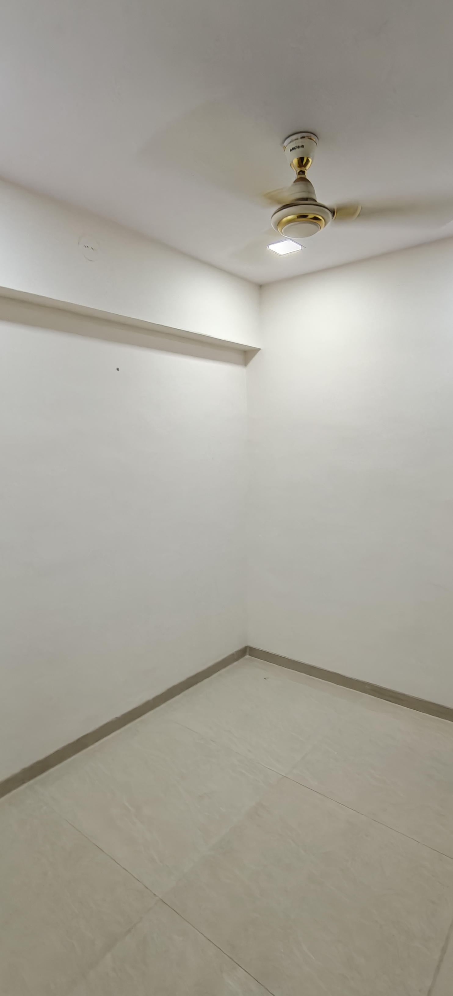 2.5 BHK + Extra Room Apartment For Rent in Neminath Imperia