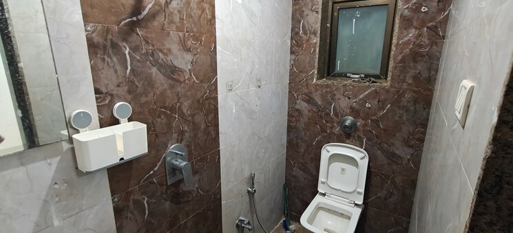 Bathroom, neminath-imperia 2.5 Bedroom 700 Sq.Ft. Apartment In Andheri West Mumbai 8889171