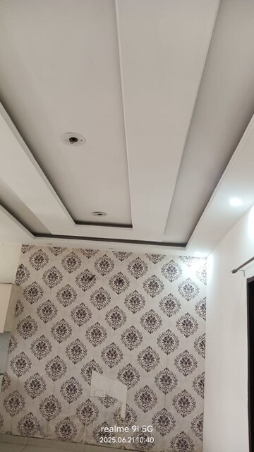 Furnished Amenities in 3 BHK Builder Floor at Dhakoli – for Rent