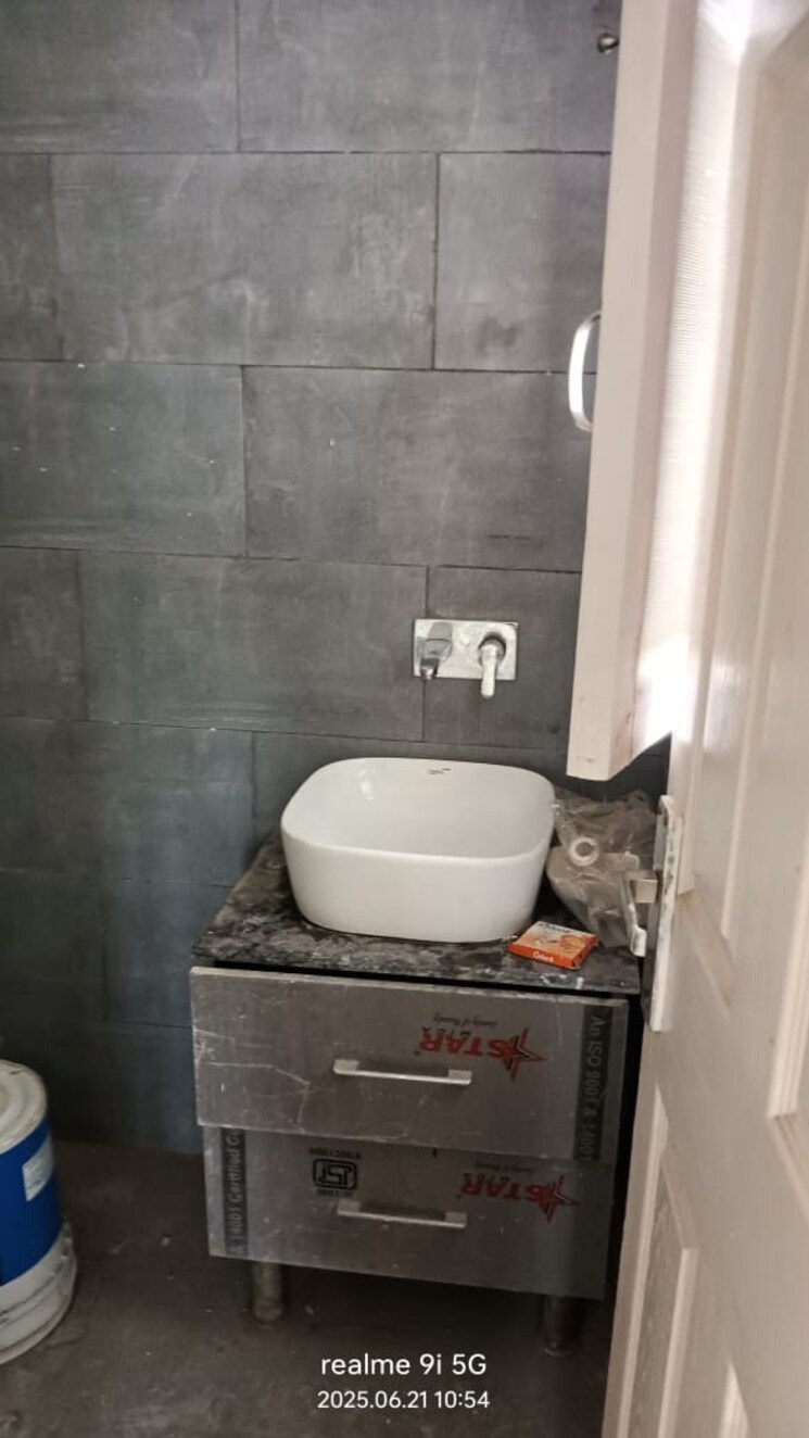 Bathroom, dhakoli 3 Bedroom 1100 Sq.Ft. Builder Floor In Dhakoli Zirakpur 8889169