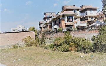 Plot For Sale in Sector 142