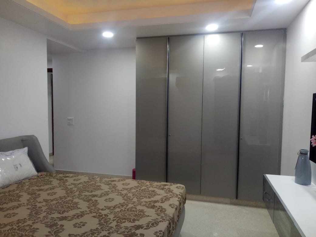 3 BHK + Servant Room Builder Floor For Rent in Saket