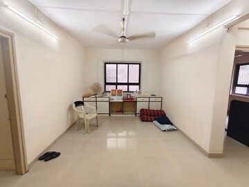 Room in 2 BHK Apartment at Thane West – for Rent