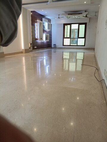 Room in 4 BHK Builder Floor at New Friends Colony – for Rent