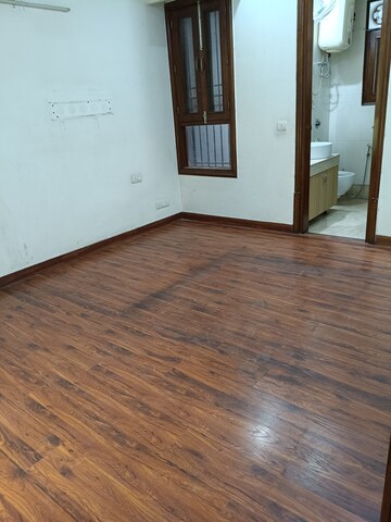 Room in 4 BHK Builder Floor at New Friends Colony – for Rent