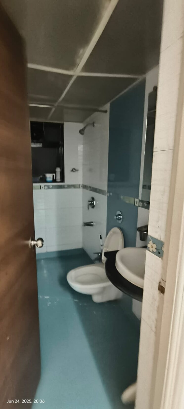 Bathroom, nahar-amrit-shakti 3 Bedroom 1499 Sq.Ft. Apartment In Chandivali Mumbai 8889381