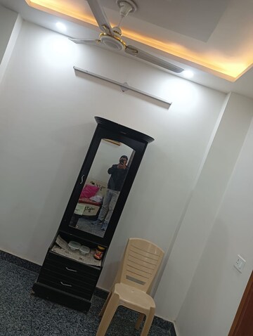 Furnished Amenities in 1 BHK Builder Floor at Dwarka Mor – for Rent