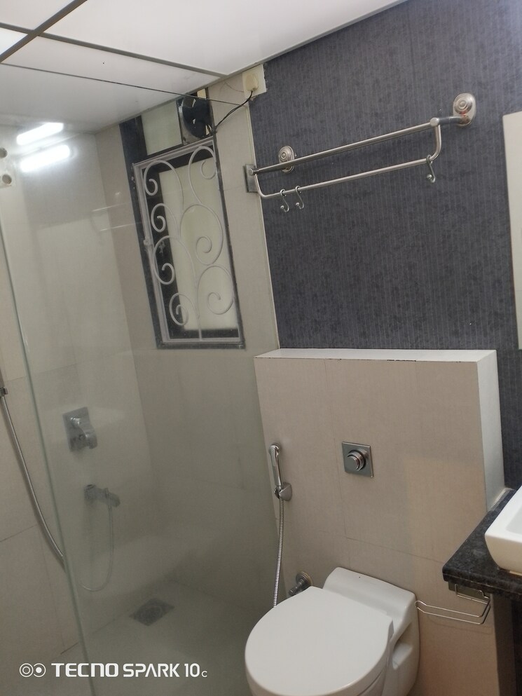 Bathroom, tiara-tower 3.5 Bedroom 1250 Sq.Ft. Apartment In Santacruz West Mumbai 8889531
