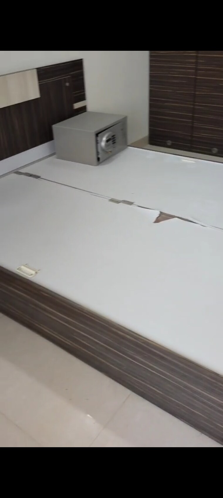 undefined, cosmos-majestic 3 Bedroom 1100 Sq.Ft. Apartment In Prabhadevi Mumbai 8889398