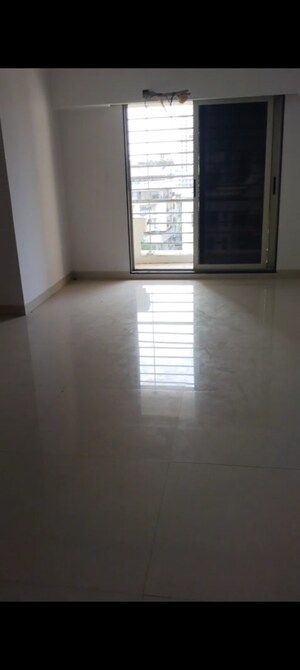 Room in 3 BHK Apartment at Cosmos Majestic, Prabhadevi – for Sale