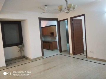 Room in 2 BHK Builder Floor at Saket – for Rent