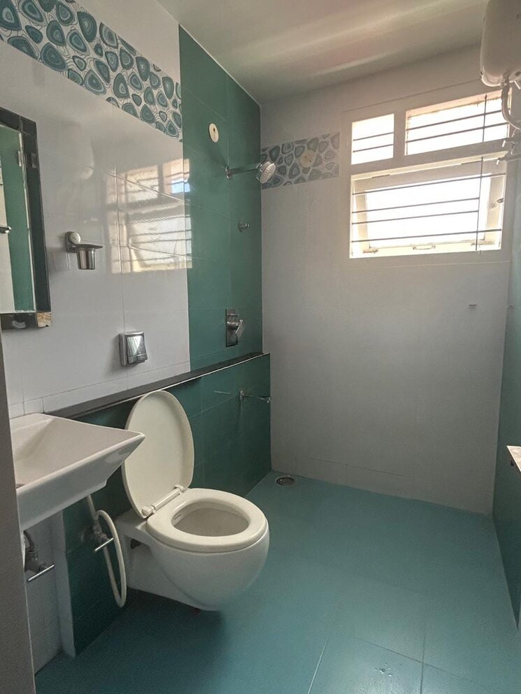 Bathroom, jp nagar phase 7 4 Bedroom 2100 Sq.Ft. Independent House In Jp Nagar Phase 7 Bangalore 8889400