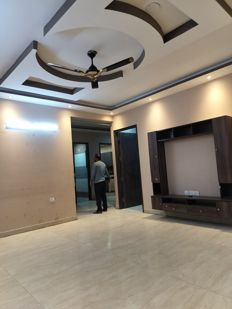 Room, dev-apartments-sector-49 3 Bedroom 162 Sq.Mt. Independent House In Sector 49 Noida 8889474