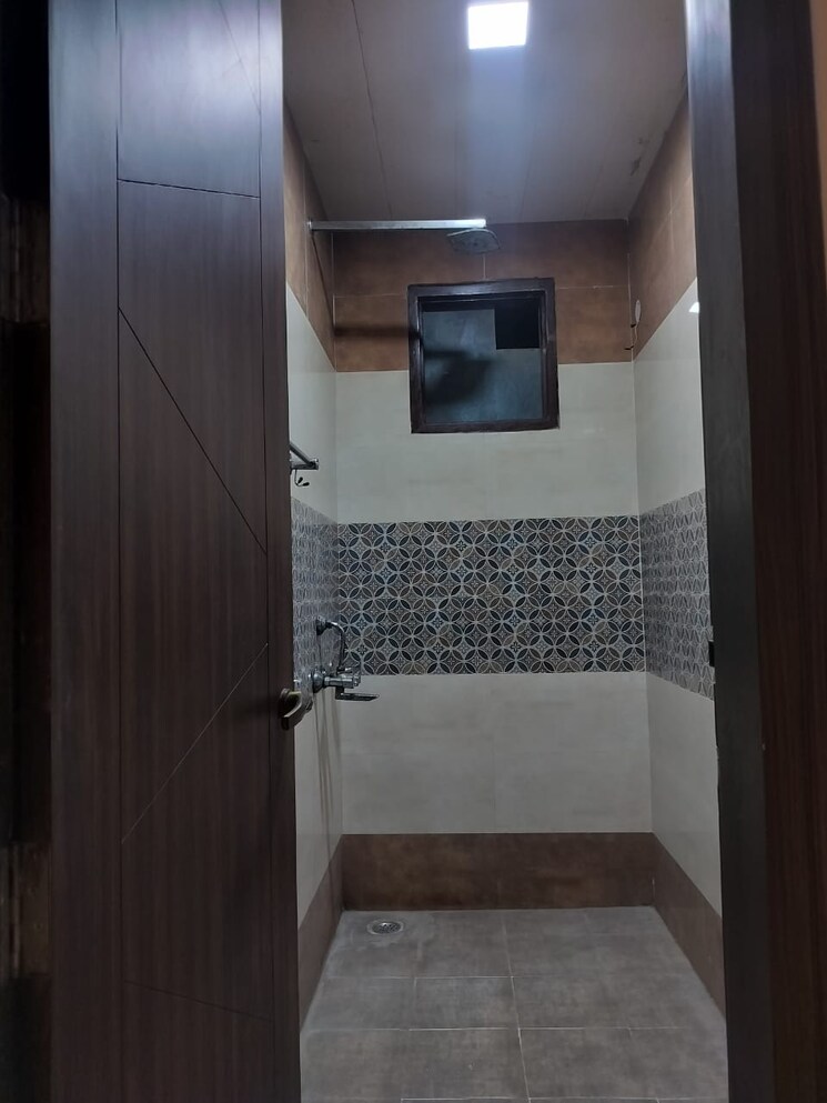 Bathroom, dev-apartments-sector-49 3 Bedroom 162 Sq.Mt. Independent House In Sector 49 Noida 8889474