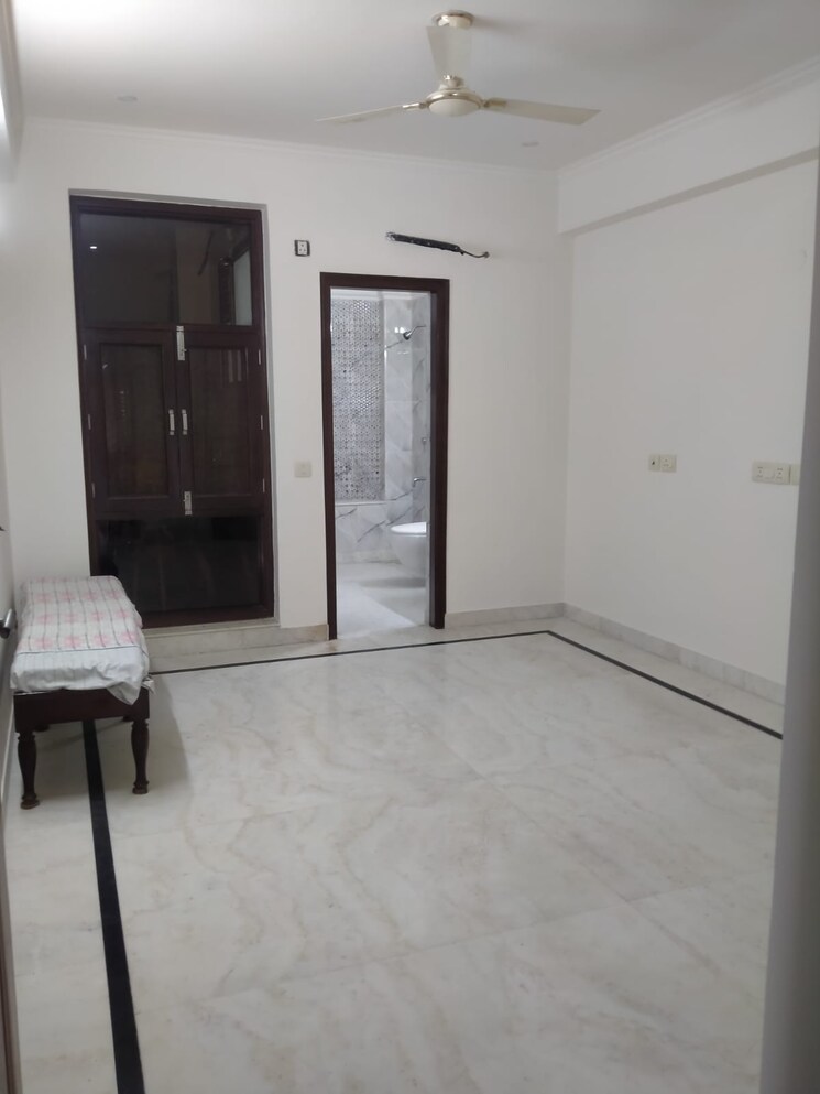 Room, rwa-apartments-sector-108 3 Bedroom 250 Sq.Mt. Independent House In Sector 108 Noida 8889486