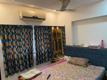 Bedroom in 2 BHK Apartment at Sunrise Tower Malad, Malad East – for Rent