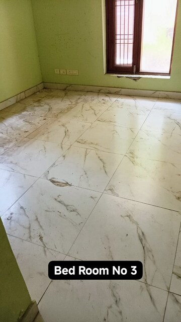 Room in 3 BHK Independent House at RWA Apartments Sector 50, Sector 50 – for Rent