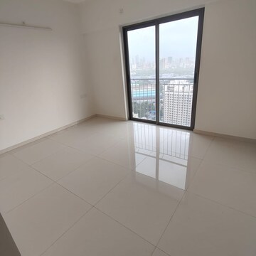 Room in 2.5 BHK Apartment at Rustomjee Summit, Datta Pada – for Rent