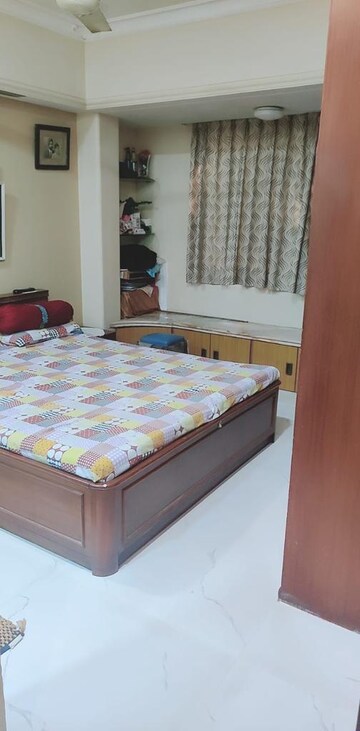 Bedroom in 3 BHK Apartment at Piroja Court, Santacruz West – for Rent