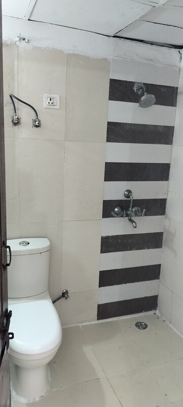 Bathroom in 2 BHK Apartment at Amrapali Eden Park, Sector 50 – for Rent