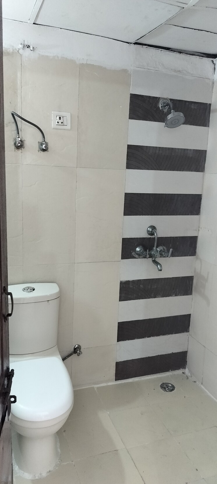 Bathroom, amrapali-eden-park 2 Bedroom 1140 Sq.Ft. Apartment In Sector 50 Noida 8889653
