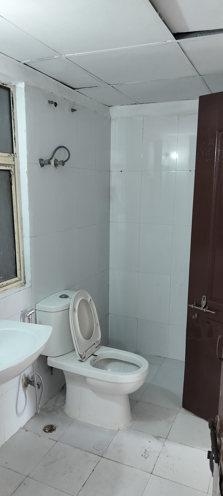 Bathroom, amrapali-eden-park 2 Bedroom 1140 Sq.Ft. Apartment In Sector 50 Noida 8889653