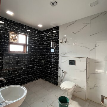 Bathroom in 4 BHK Builder Floor at Srishti Greenfield Homes, Sector 42 – for Rent