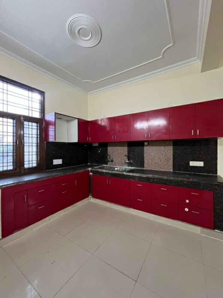 Kitchen, sector 46 3 Bedroom 250 Sq.Mt. Independent House In Sector 46 Noida 8889664